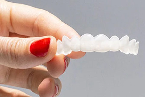 How to clean clip-in veneers - instasmile How to clean clip-in veneers - instasmile