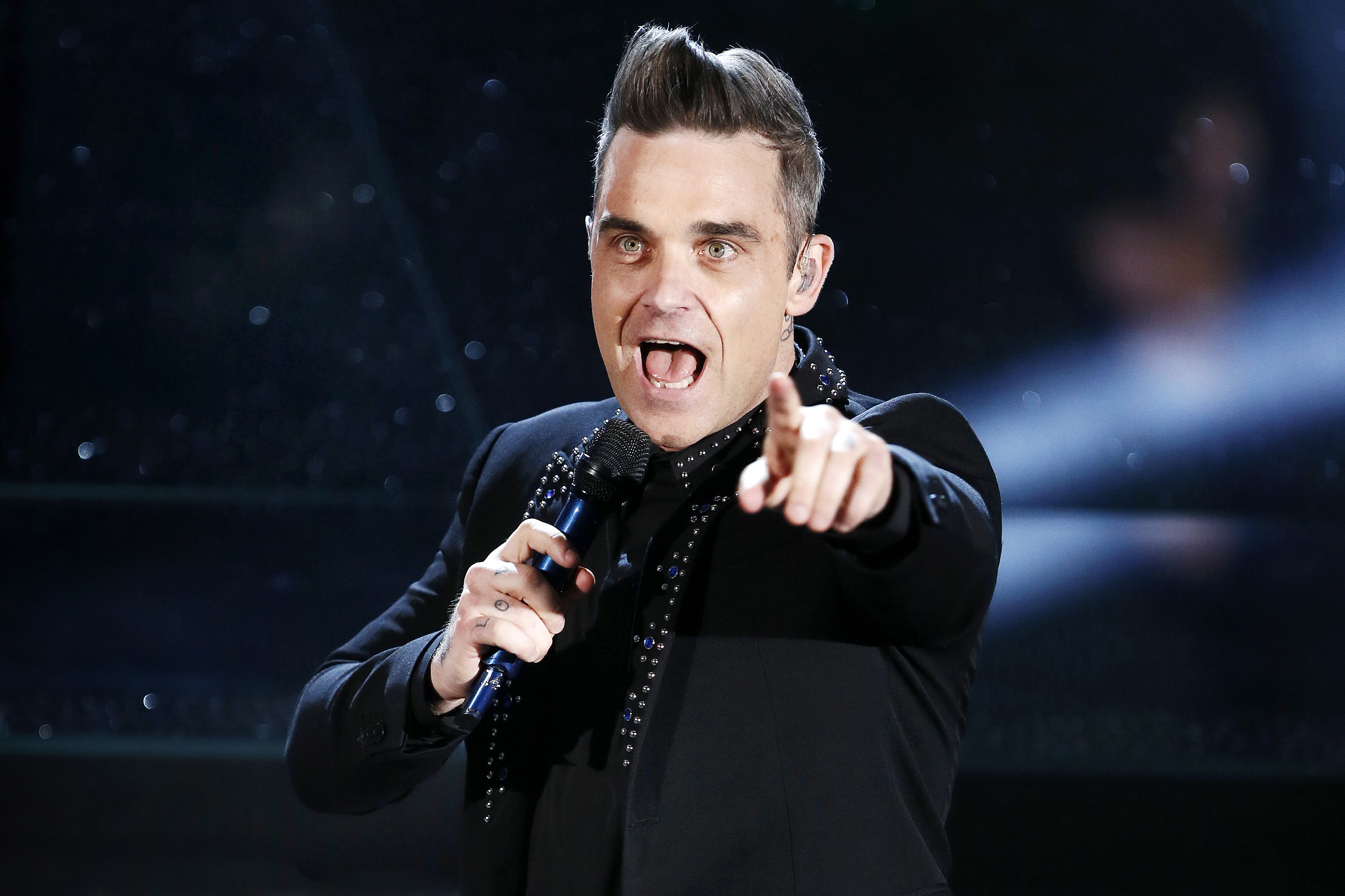 Robbie Williams Teeth - instasmile Robbie Williams Teeth - instasmile